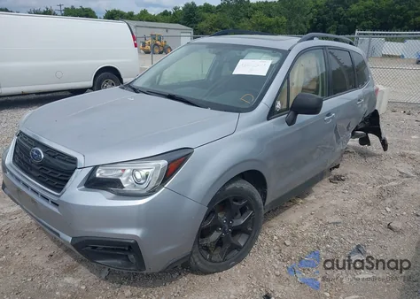 2018 Subaru Forester 2.5I Premium z USA, uszkodzony, nr VIN JF2SJAGC0JH557393